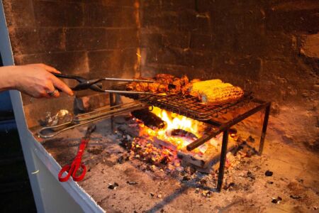 High Season Farm Luxury Self Catering Cottages offer fresh braai meal baskets with wors, chops, potato salad, garlic bread and Magnum ice cream